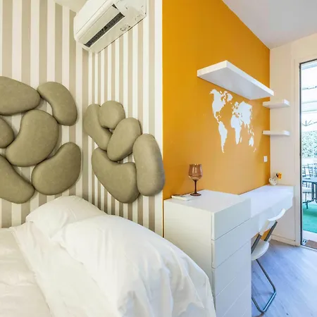 Giulia House, By Short Holidays
