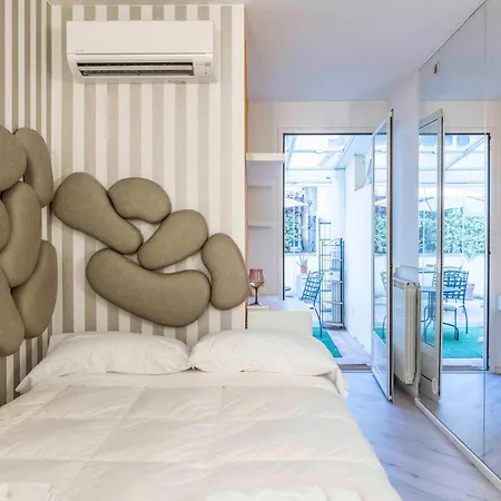 Giulia House, By Short Holidays *