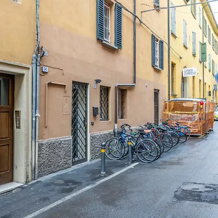 Giulia House, By Short Holidays